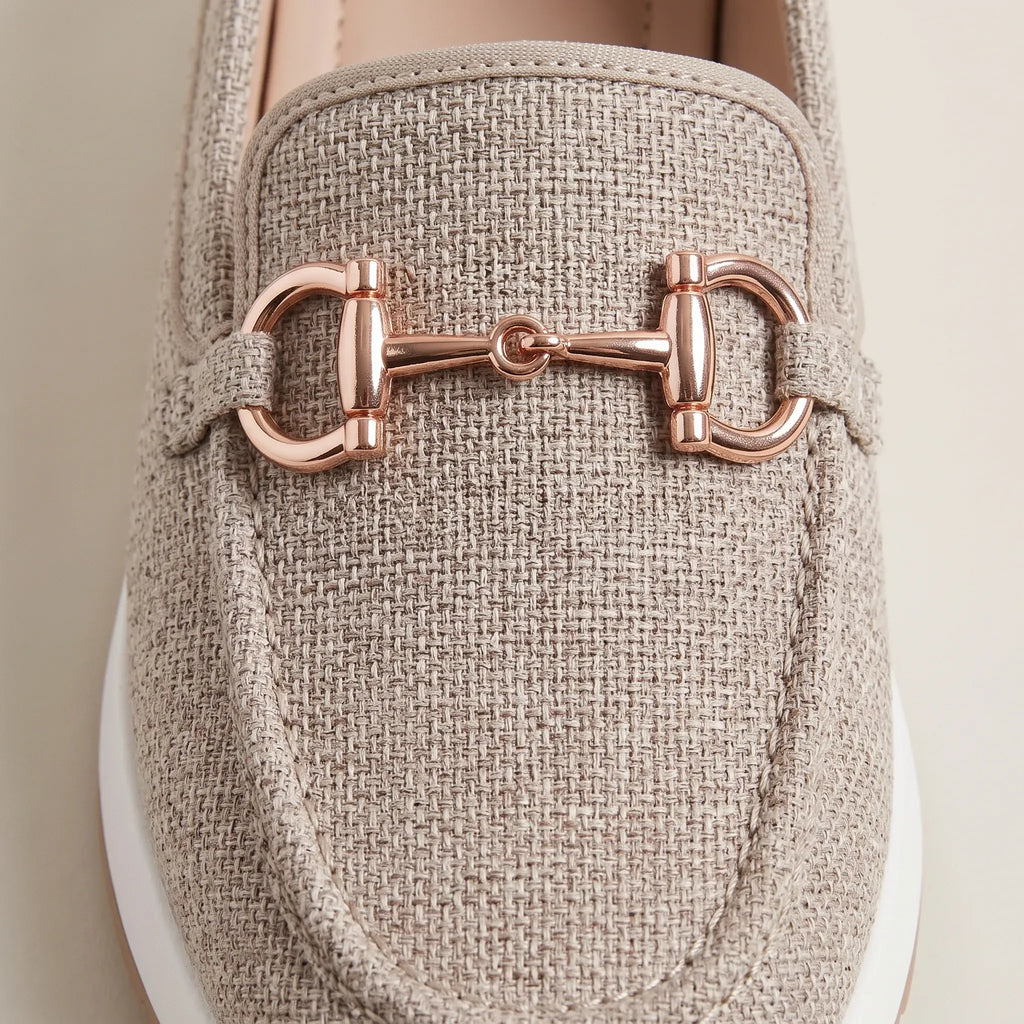 Sandra — Mocasín con Detalle de Cadena Metálica