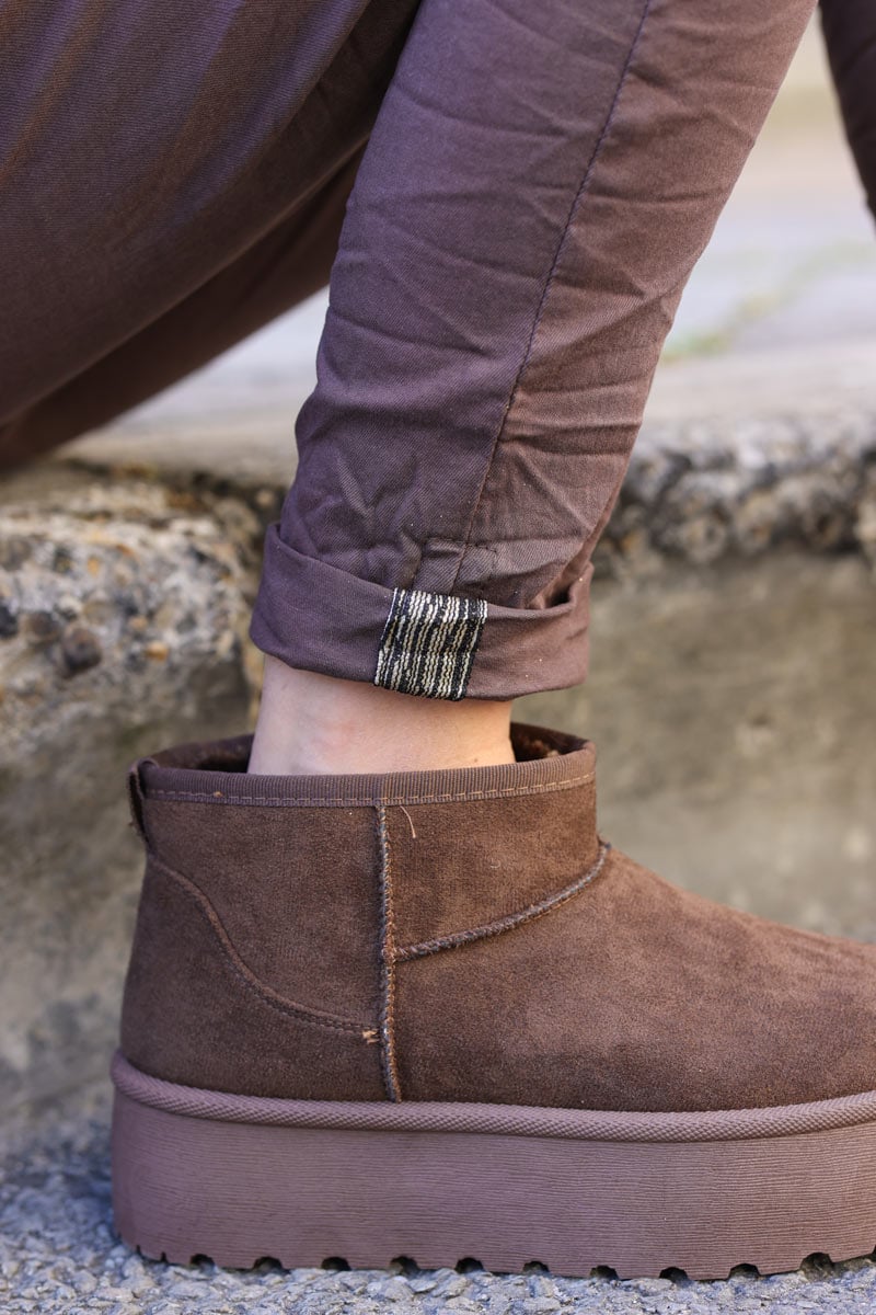 Botas chocolate forradas bajas con plataforma