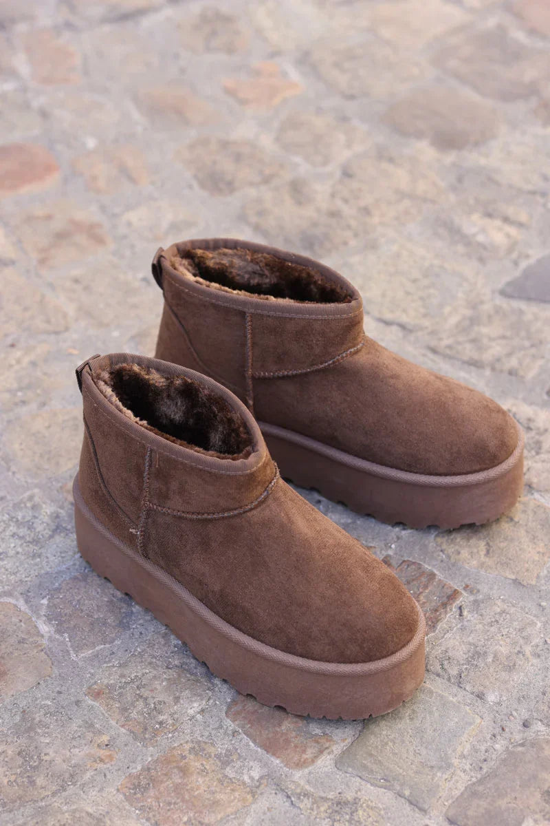 Botas chocolate forradas bajas con plataforma