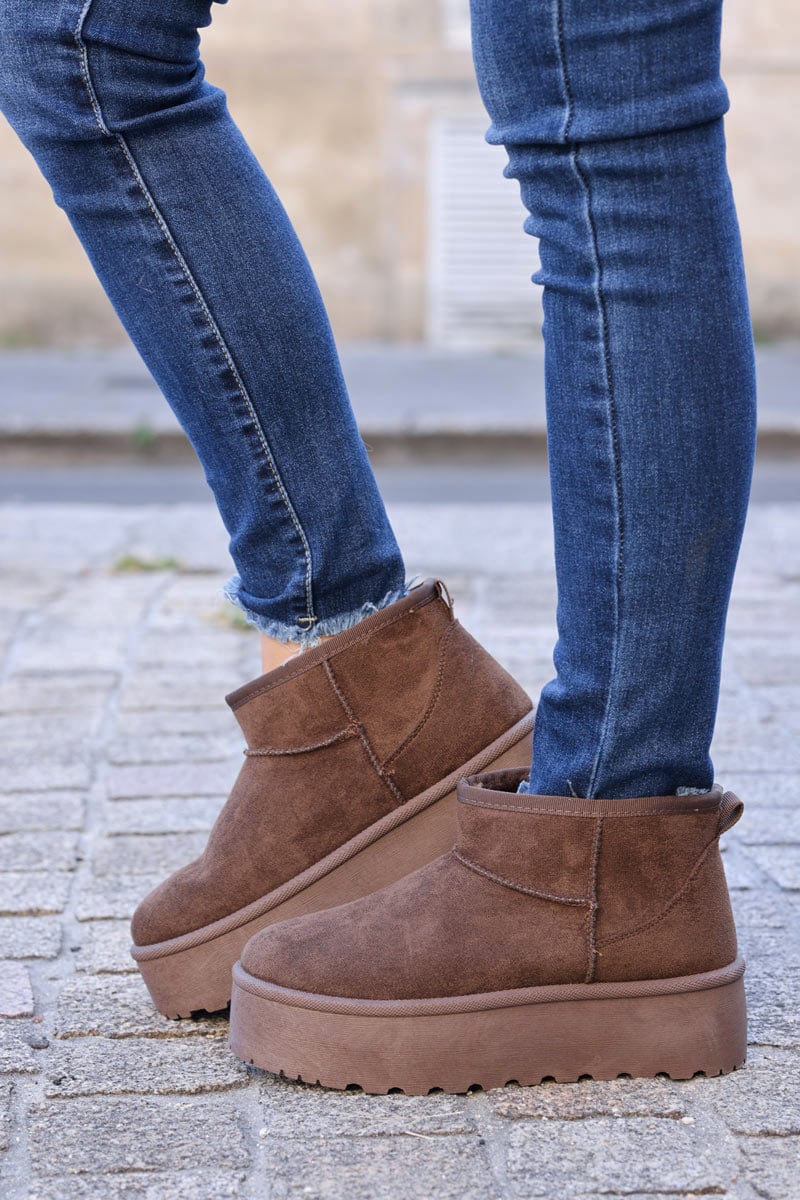 Botas chocolate forradas bajas con plataforma