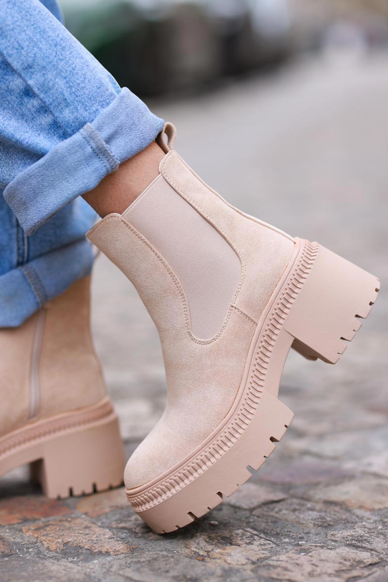 Botines chelsea en ante beige con tacón dentado