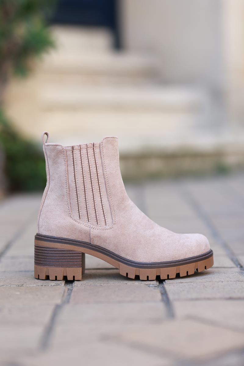 Botines chelsea en ante beige con tacón