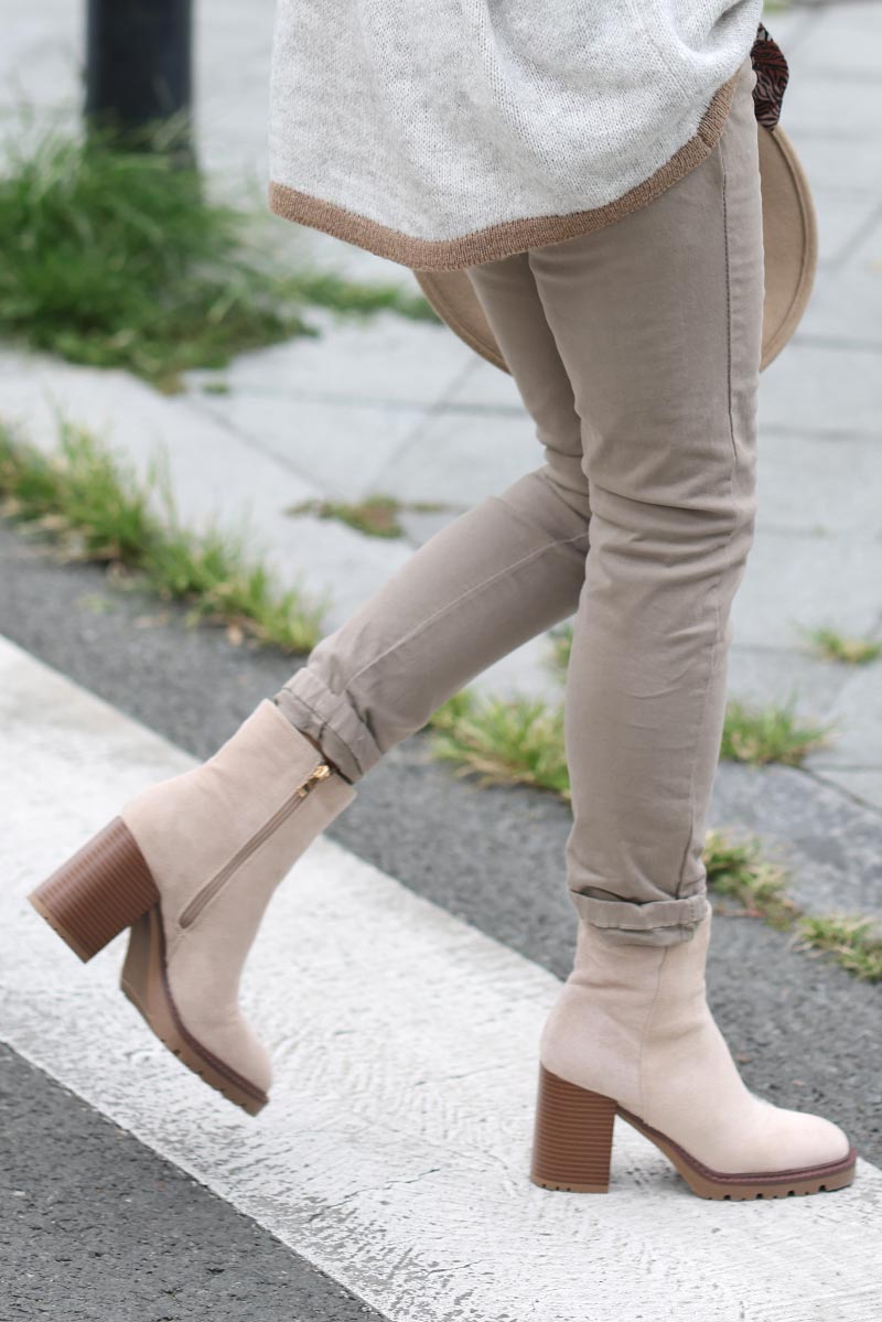 Botines de tacón en ante beige
