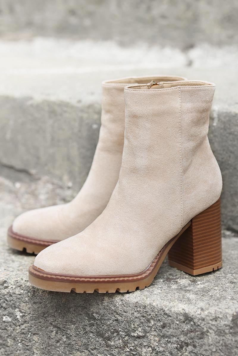 Botines de tacón en ante beige