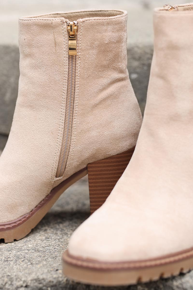 Botines de tacón en ante beige