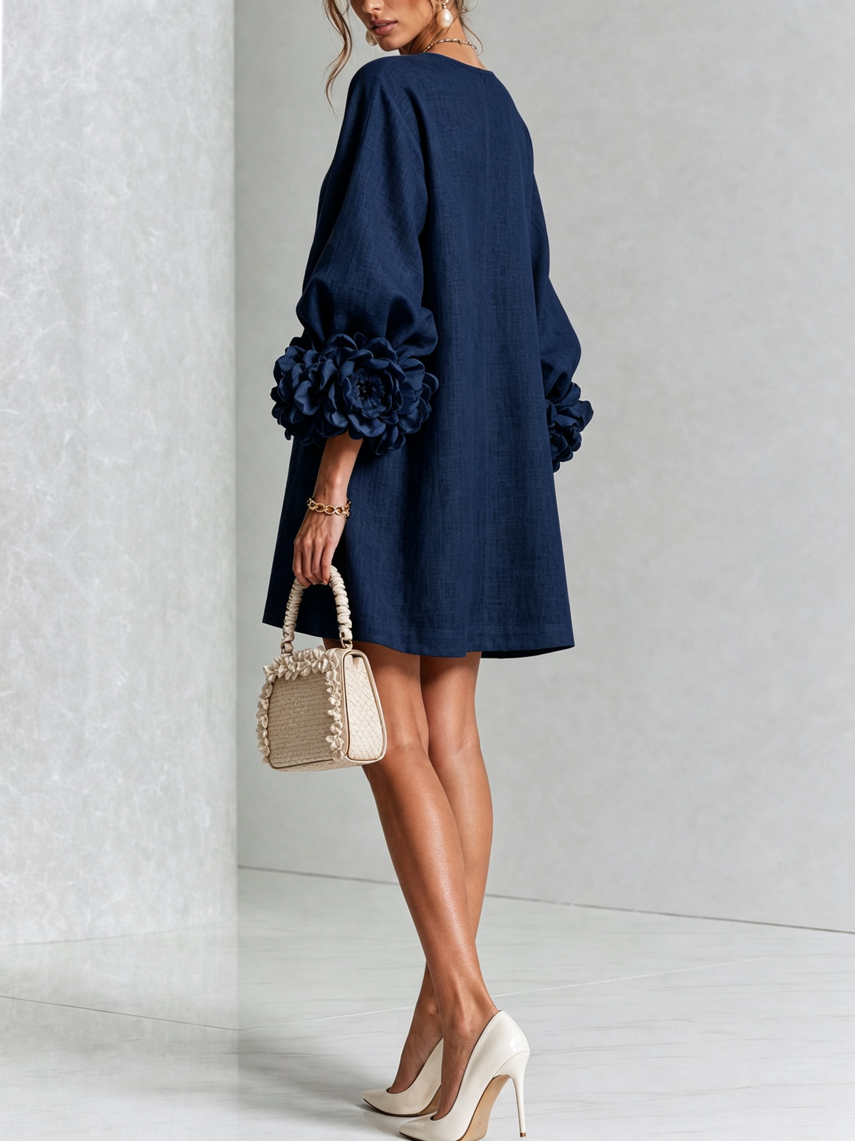 Vestido Amara Mini Elegante con Botones Florales