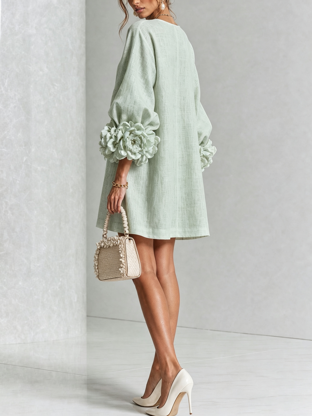 Vestido Amara Mini Elegante con Botones Florales