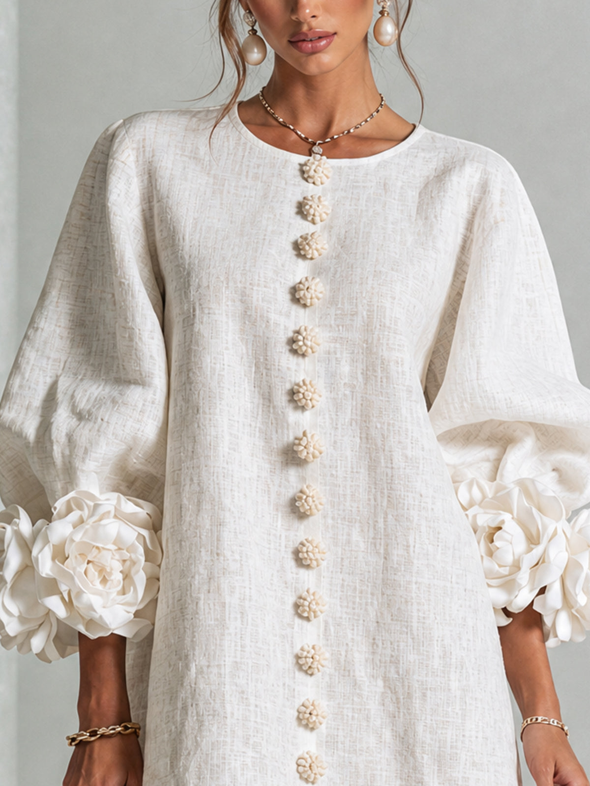 Vestido Amara Mini Elegante con Botones Florales